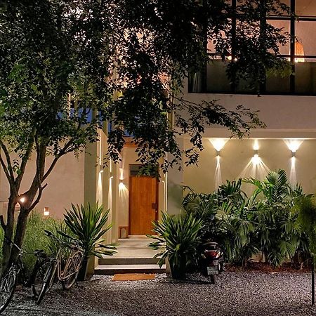 Отель Coconut Lane Бангкок Экстерьер фото
